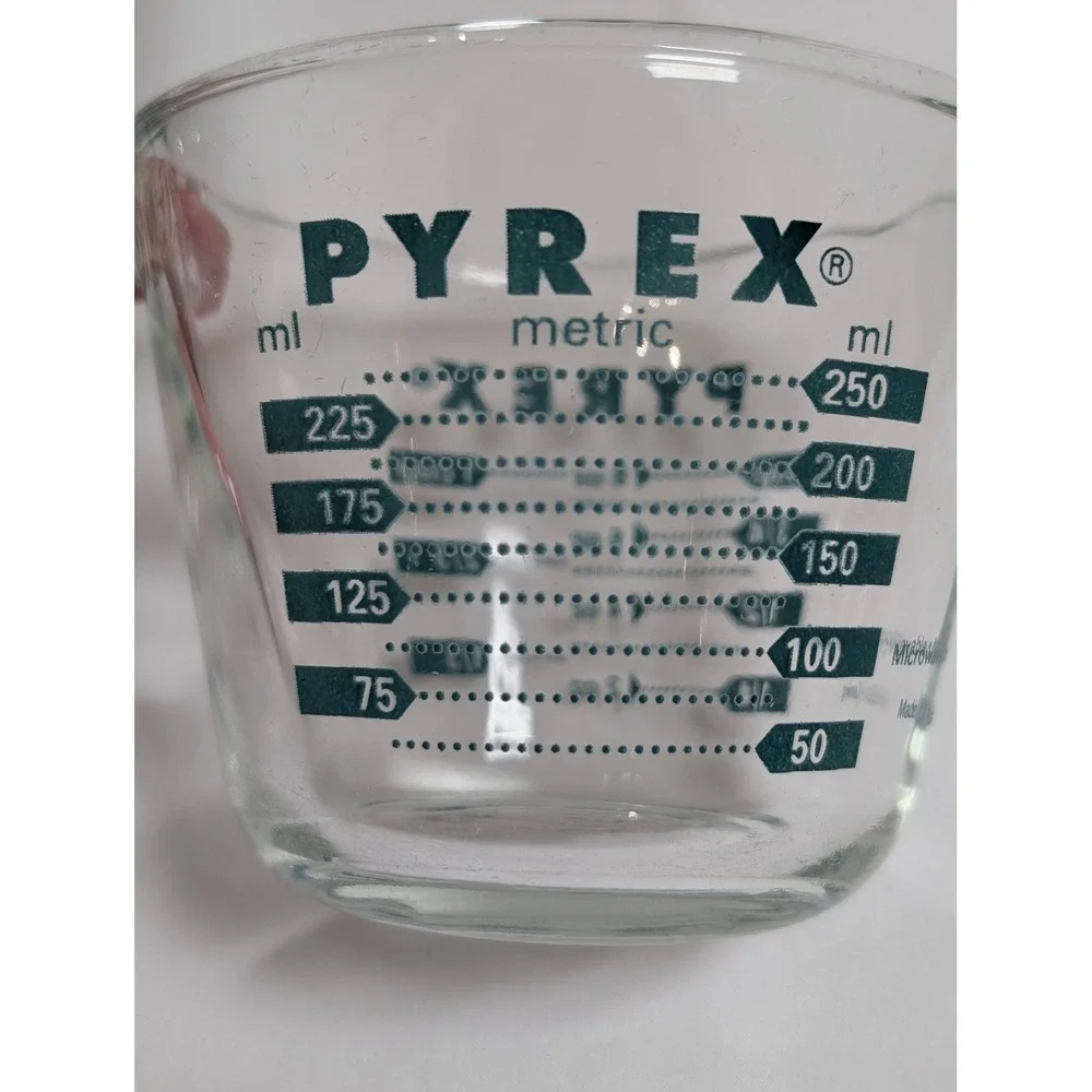 VTG Pyrex 1 Cup 8oz 250ml Glass Measuring Cup Green/Blue Lettering USA Corning